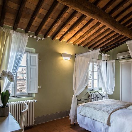 B&B Residenza Di Via Fontana Лукка Экстерьер фото