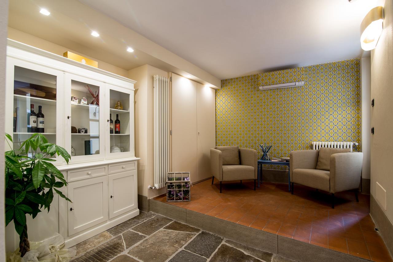 B&B Residenza Di Via Fontana Лукка Экстерьер фото