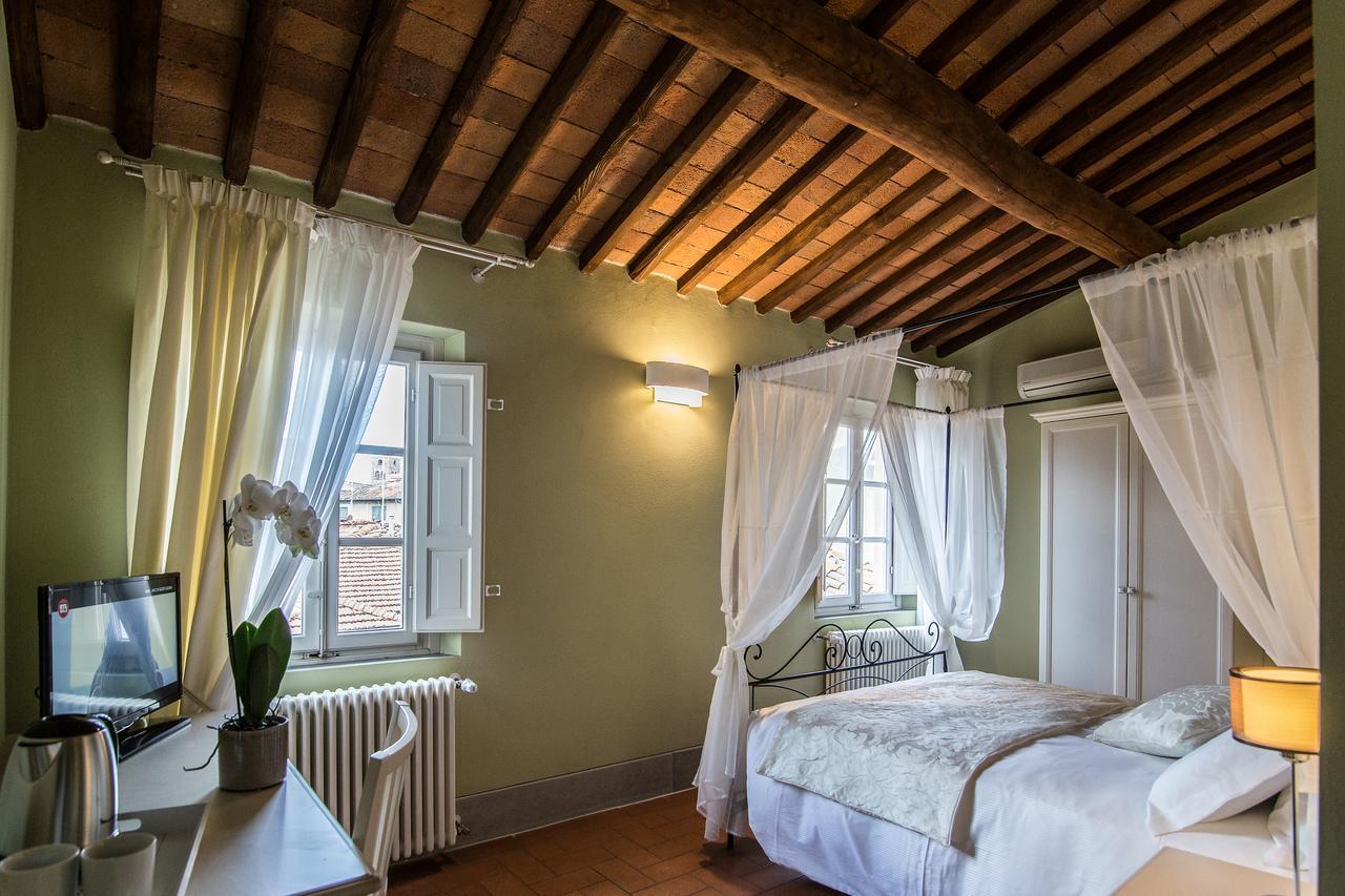 B&B Residenza Di Via Fontana Лукка Экстерьер фото