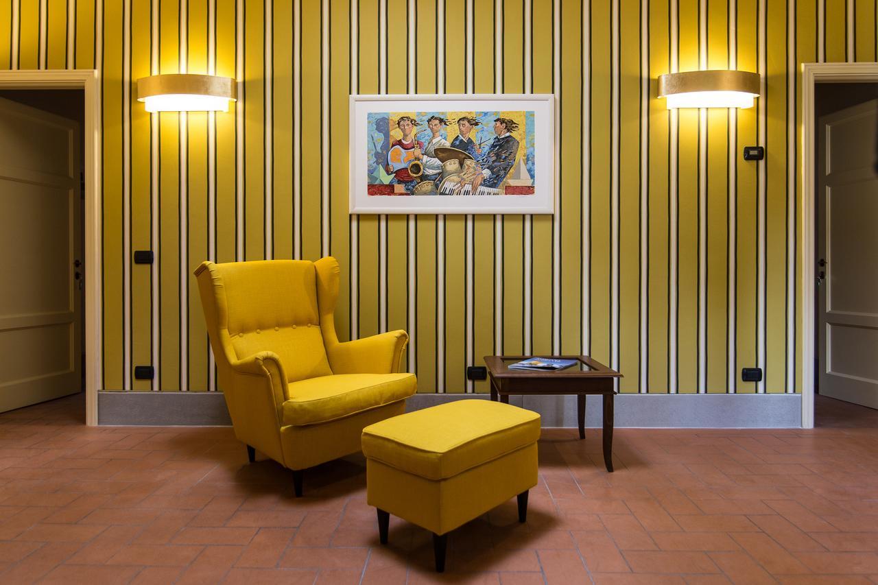 B&B Residenza Di Via Fontana Лукка Экстерьер фото