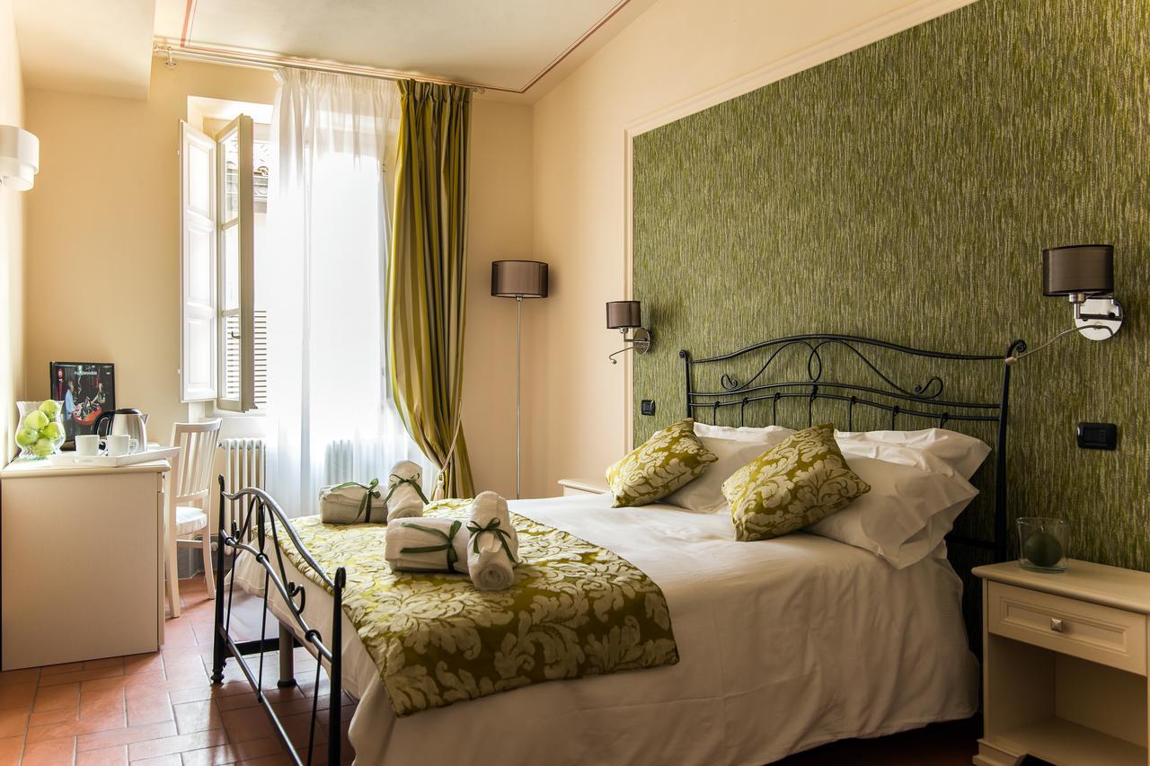 B&B Residenza Di Via Fontana Лукка Экстерьер фото