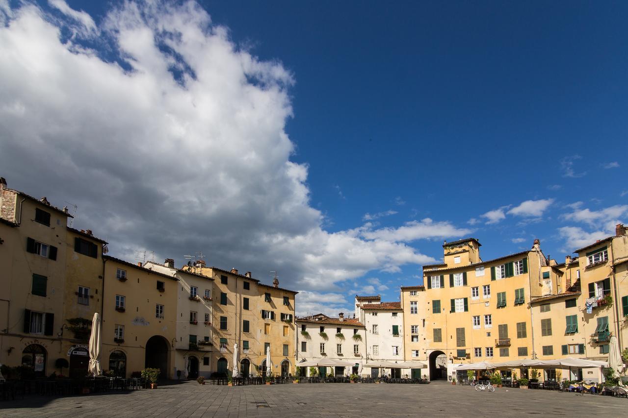 B&B Residenza Di Via Fontana Лукка Экстерьер фото