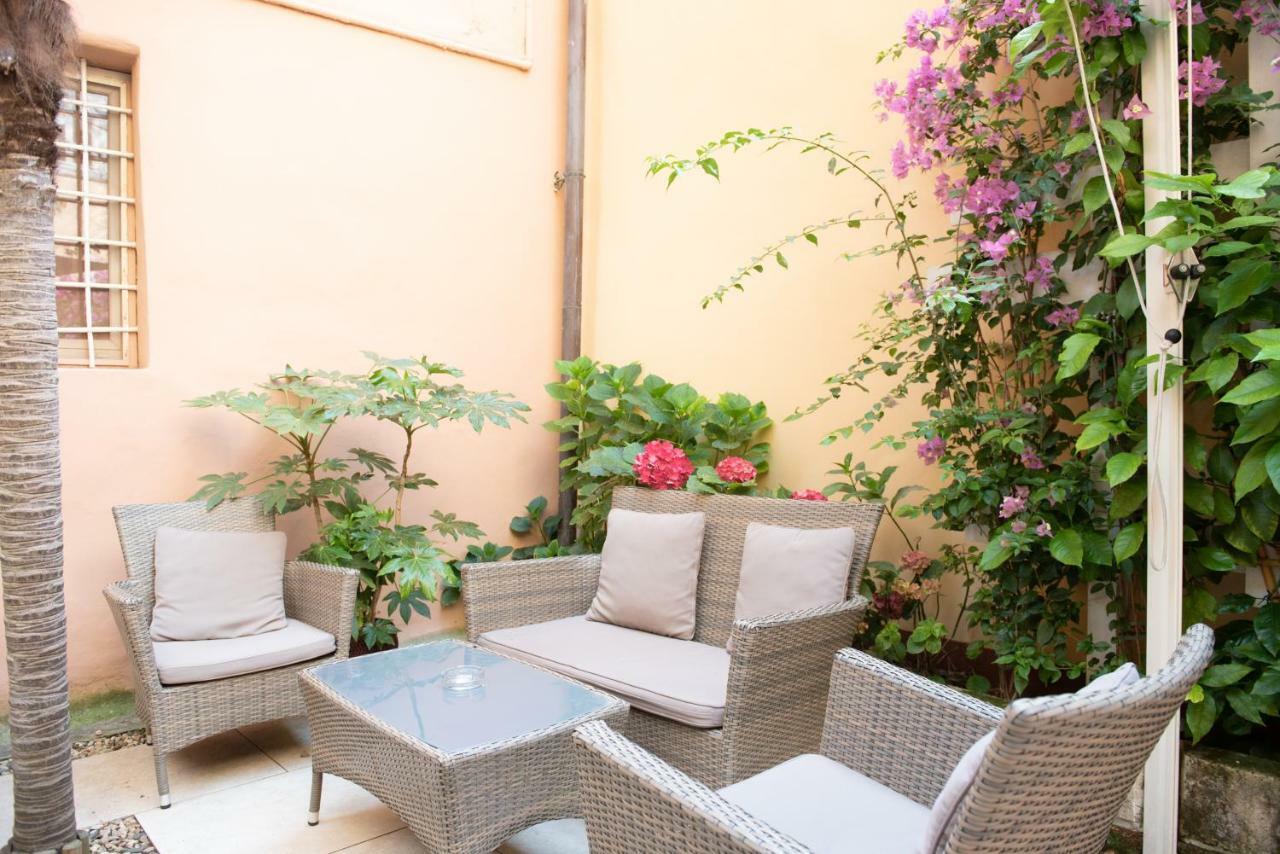 B&B Residenza Di Via Fontana Лукка Экстерьер фото