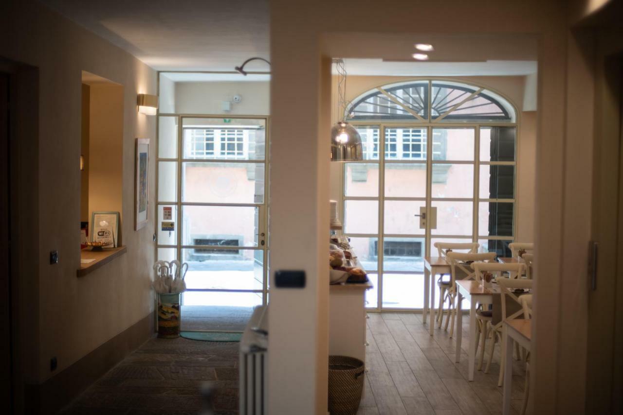 B&B Residenza Di Via Fontana Лукка Экстерьер фото