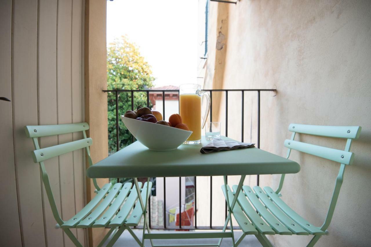 B&B Residenza Di Via Fontana Лукка Экстерьер фото
